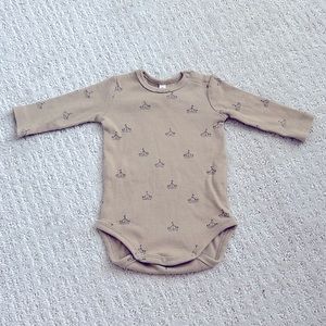 Quincy Mae Origami Boats Bodysuit NB